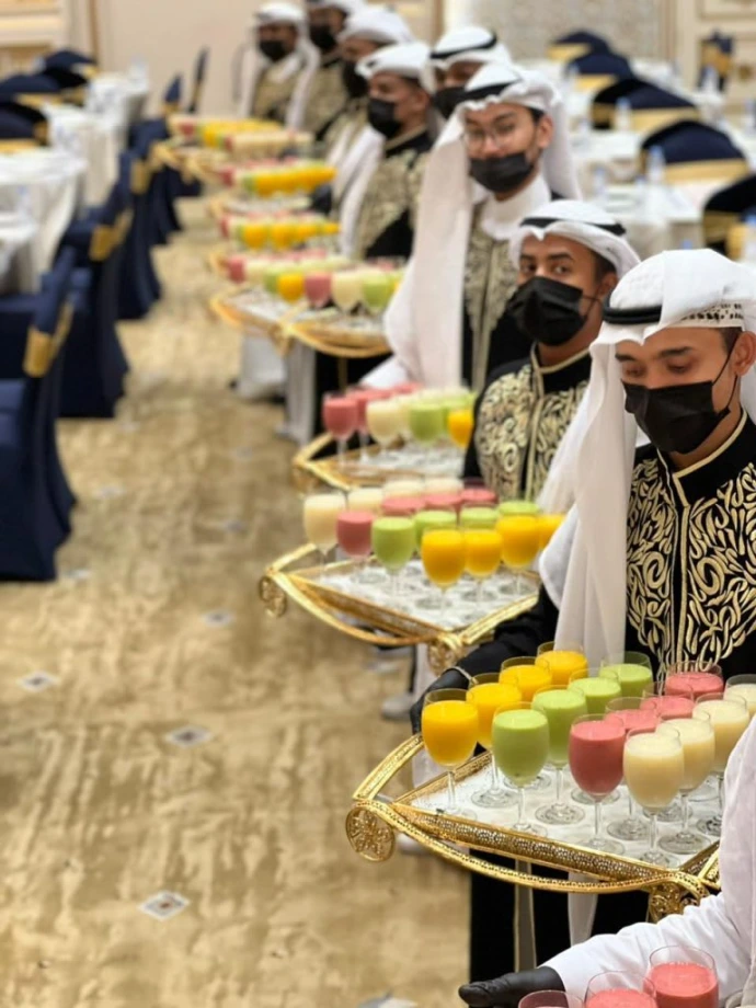 تقديم القهوة الصعودية الفاخرةمع التمور والحلويات للمناسبات بجدة